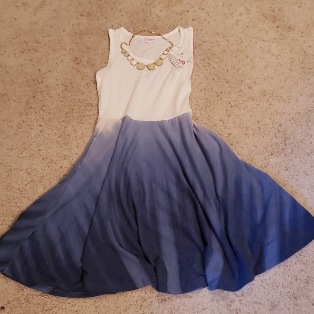 Lularoe Nicki, necklace not included